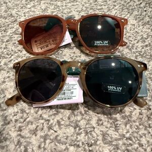 Set of 2 sunglasses